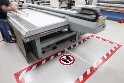 Bodenmarkierung 'Betreten verboten'