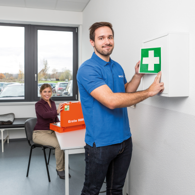 Erste-Hilfe-Koffer stets aktuell halten