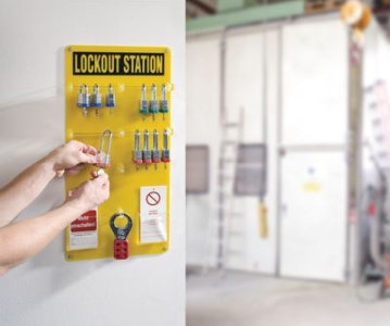 Offene Lockout-Station mit Zubehör